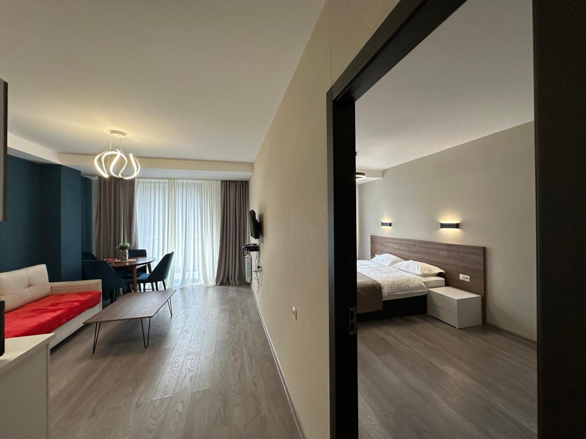 Kristal C Block 202 شقة
