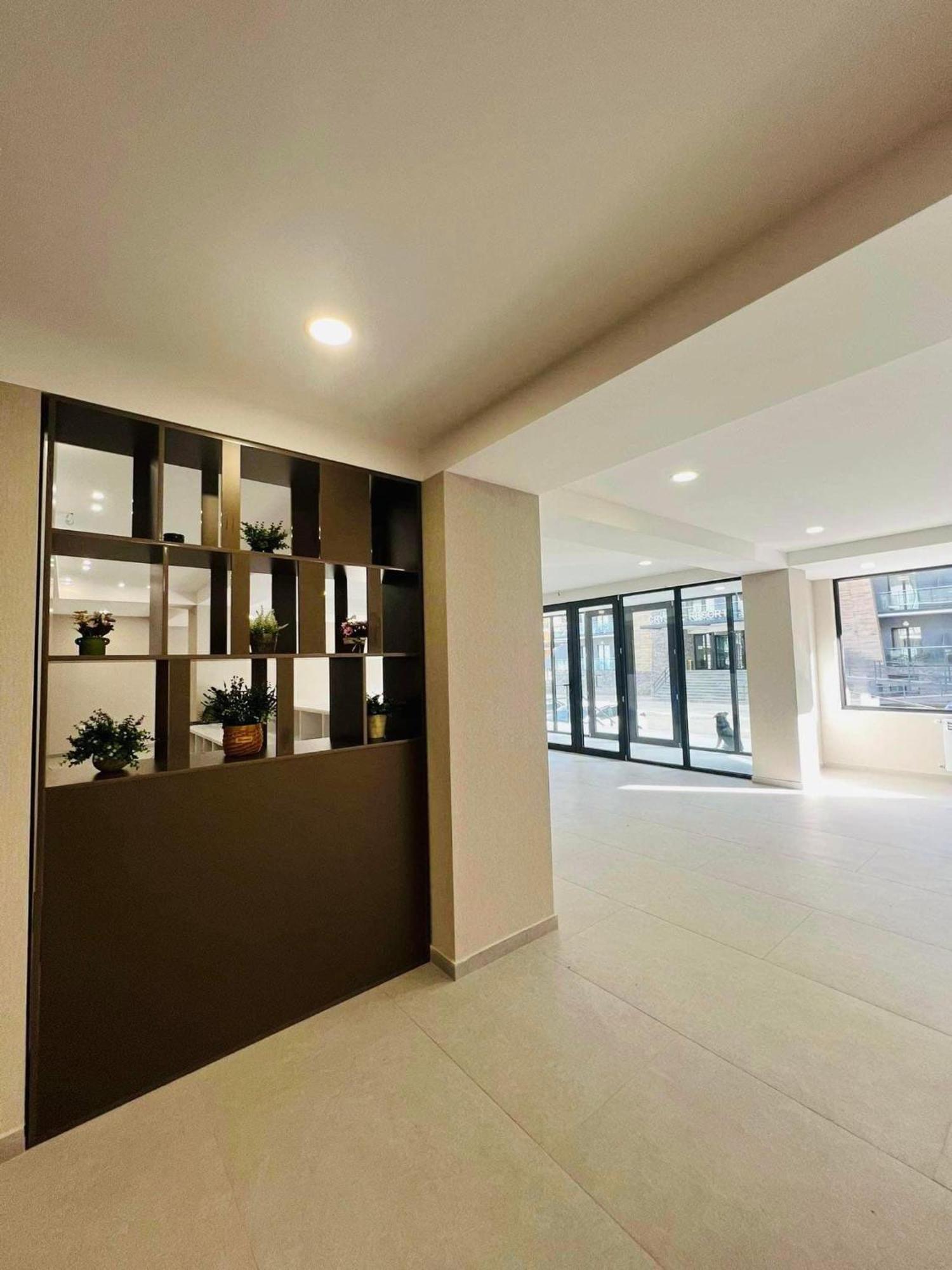 Kristal C Block 202 شقة *